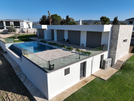 F.B. Evi - URLA