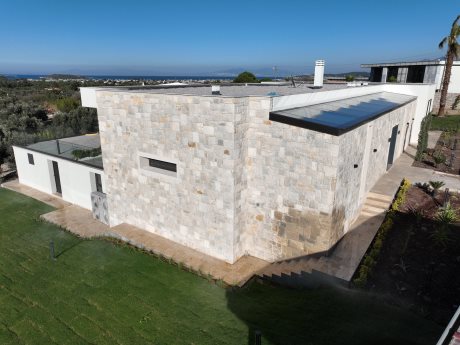 F.B. Evi - URLA