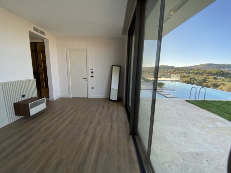 F.B. Evi - URLA