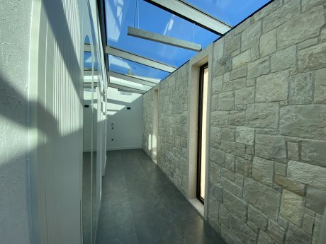 F.B. Evi - URLA
