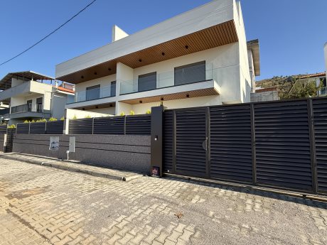 Villa - Güzelbahçe